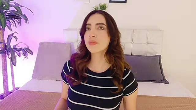 Snapshot of Rebbecawhite_meow chatting on 09/22/25, 12:51 Rebbecawhite meow online show from 09/22/25, 12:51