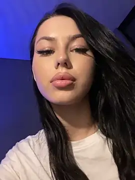 Snapshot of Leya_Foxhall chatting on 09/17/25, 11:39 Leya Foxhall online show from 09/17/25, 11:39