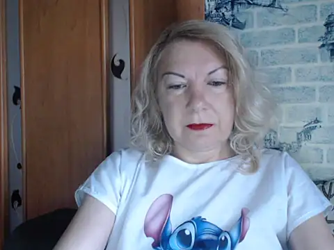 Snapshot of Lillia_Ray chatting on 05/28/26, 06:21 Lillia Ray online show from 05/28/26, 06:21