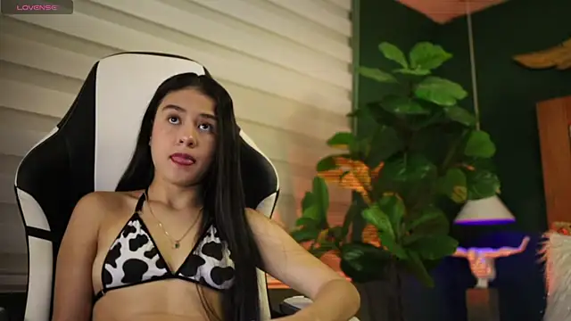 Danaa Rouse online show from 10/21/25, 08:53