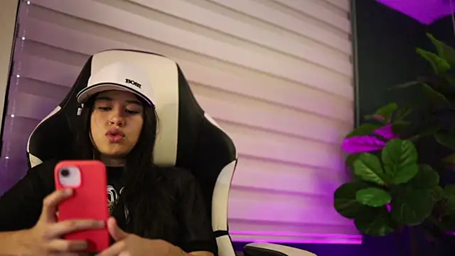 Danaa Rouse online show from 10/31/25, 09:27