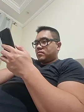 awesometeacher33 online show from 07/05/26, 02:51