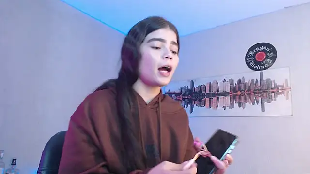 Snapshot of sweet_c4ndy chatting on 03/19/25, 08:43 sweet c4ndy online show from 03/19/25, 08:43