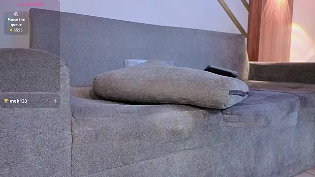 mia gatess online show from 09/13/25, 08:19