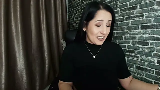 missdyaa online show from 10/20/25, 11:16