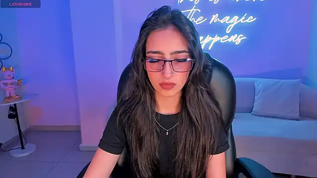 LarisaSmirnov online show from 10/17/25, 04:37