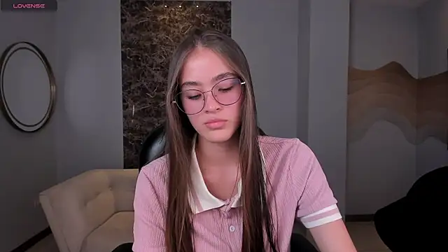 MaiaCollins online show from 10/04/25, 05:22