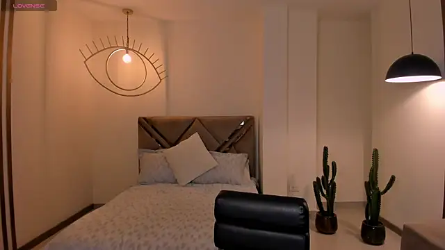 MaiaCollins online show from 02/27/26, 06:52