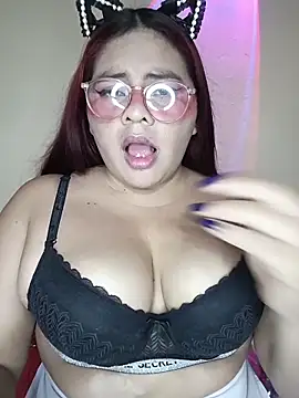 Trilyn25 online show from 12/18/25, 03:01