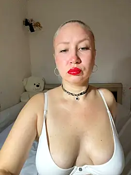 Nikusia online show from 10/18/25, 04:48