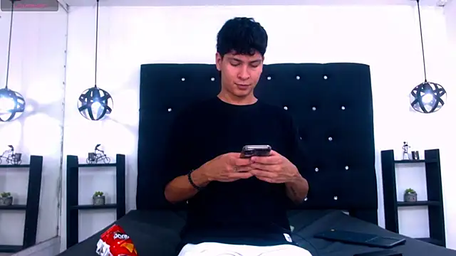 Jhojan twink online show from 11/18/25, 04:17