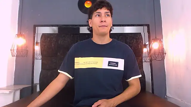 Snapshot of Jhojan_twink chatting on 03/25/26, 01:39 Jhojan twink online show from 03/25/26, 01:39