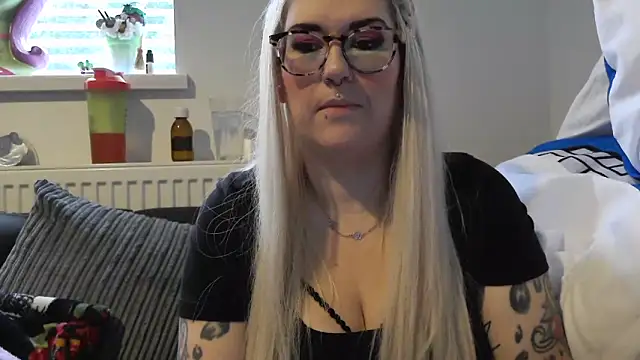 Sizzling Indie36 online show from 11/05/25, 01:44