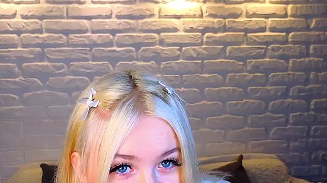 minigirl online show from 03/22/25, 03:20