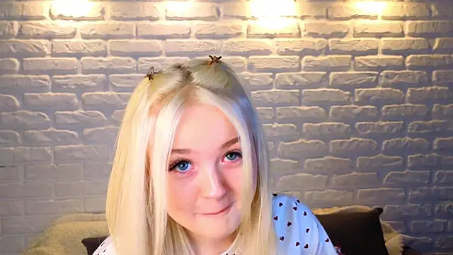 minigirl online show from 03/23/25, 04:05