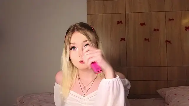 minigirl online show from 03/01/26, 04:20