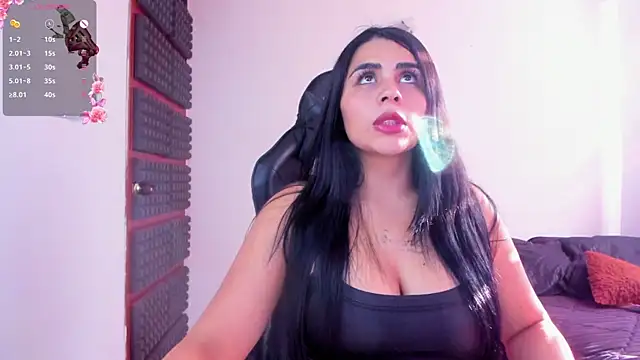 Snapshot of hannarusso chatting on 01/17/26, 09:40 hannarusso online show from 01/17/26, 09:40