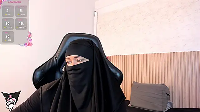 Snapshot of Layla_arabelle chatting on 06/11/26, 08:07 Layla arabelle online show from 06/11/26, 08:07