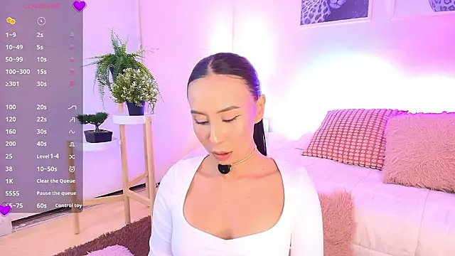 Valen ross  online show from 03/17/26, 09:29