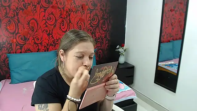 Snapshot of Samanta_SS chatting on 06/04/26, 05:08 Samanta SS online show from 06/04/26, 05:08