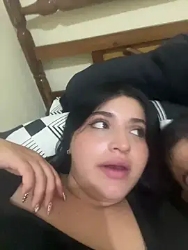pareja curiosa19 online show from 05/02/26, 12:15