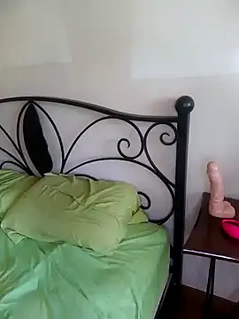 emiliemilf online show from 09/22/25, 07:27