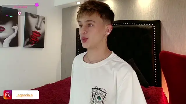 LiamWildx20 online show from 01/19/26, 05:33