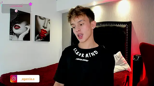 Snapshot of LiamWildx20 chatting on 02/16/26, 04:41 LiamWildx20 online show from 02/16/26, 04:41