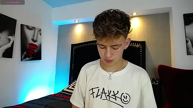 LiamWildx20 online show from 03/14/26, 06:08