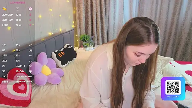 ConstanceHelms online show from 04/19/26, 05:07