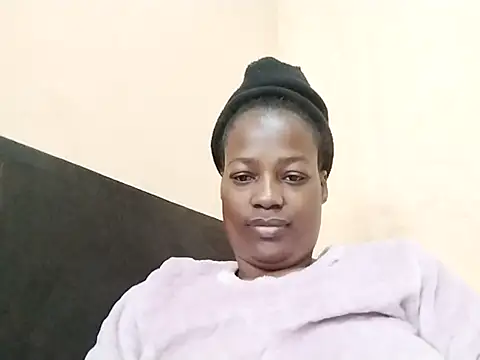 Snapshot of sexylira chatting on 06/29/26, 01:44 sexylira online show from 06/29/26, 01:44