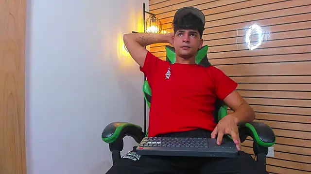 317894 online show from 04/12/26, 07:02