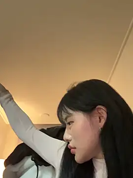 Snapshot of tangju7 chatting on 11/23/25, 10:09 tangju7 online show from 11/23/25, 10:09