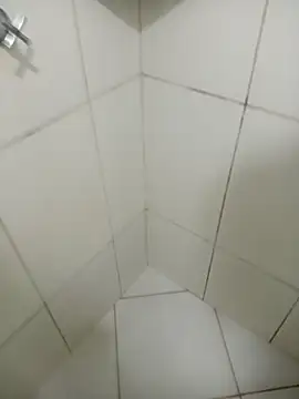 Snapshot of Dglo0000 chatting on 09/21/25, 12:12 Dglo0000 online show from 09/21/25, 12:12