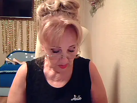 Margo Sweety online show from 11/28/25, 06:21