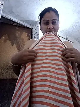 Snapshot of JENNIFERtamil chatting on 01/18/26, 08:29 JENNIFERtamil online show from 01/18/26, 08:29