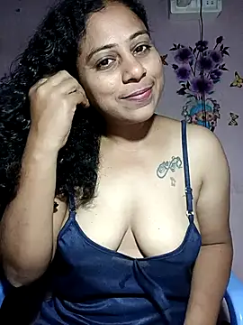 Snapshot of JENNIFERtamil chatting on 02/13/26, 06:37 JENNIFERtamil online show from 02/13/26, 06:37