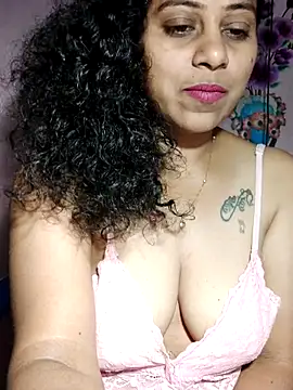 Snapshot of JENNIFERtamil chatting on 03/10/26, 07:41 JENNIFERtamil online show from 03/10/26, 07:41