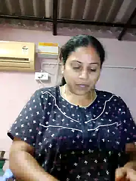 Snapshot of JENNIFERtamil chatting on 03/18/26, 07:55 JENNIFERtamil online show from 03/18/26, 07:55