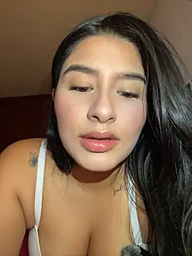 andrea gomes  online show from 05/17/26, 06:22