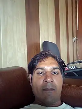 Snapshot of johnny8731 chatting on 10/12/25, 08:35 johnny8731 online show from 10/12/25, 08:35