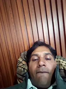 johnny8731 online show from 11/23/25, 09:42