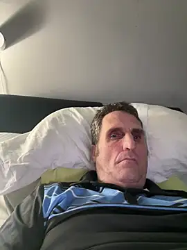 Snapshot of Bw3322 chatting on 03/24/26, 05:12 Bw3322 online show from 03/24/26, 05:12