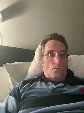 Snapshot of Bw3322 chatting on 03/29/26, 07:08 Bw3322 online show from 03/29/26, 07:08