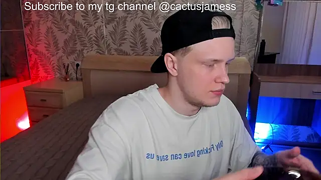 Snapshot of Cactus__James chatting on 12/15/25, 01:32 Cactus James online show from 12/15/25, 01:32