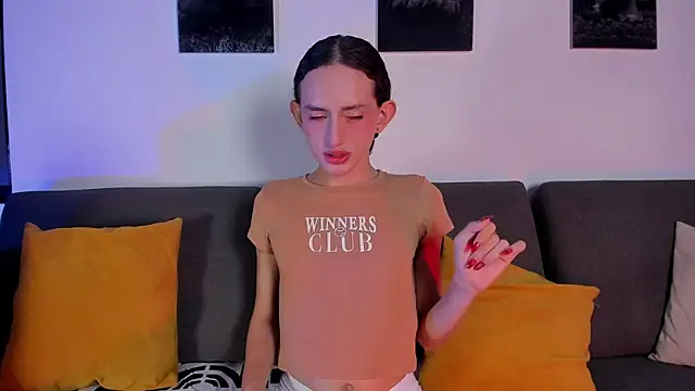 peachandtyron  online show from 09/26/25, 04:05