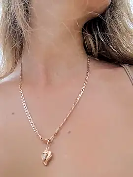 Brilliant-Splashes online show from 12/20/25, 03:46