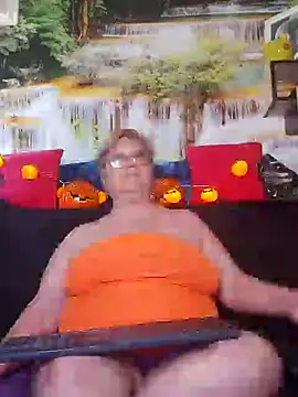 QueenPammy1 online show from 10/31/25, 11:22