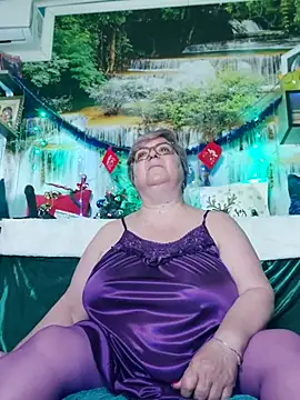 QueenPammy1 online show from 12/22/25, 11:40