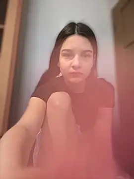 Snapshot of EvieSexy chatting on 03/20/25, 07:47 EvieSexy online show from 03/20/25, 07:47